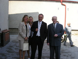 Svěcení praporu dne 27.8.2006 se zúčastnil i Ing. Roman Línek